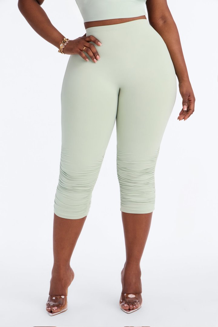Second Skin Double Lined Ruched Low Rise Capri Legging - Mint