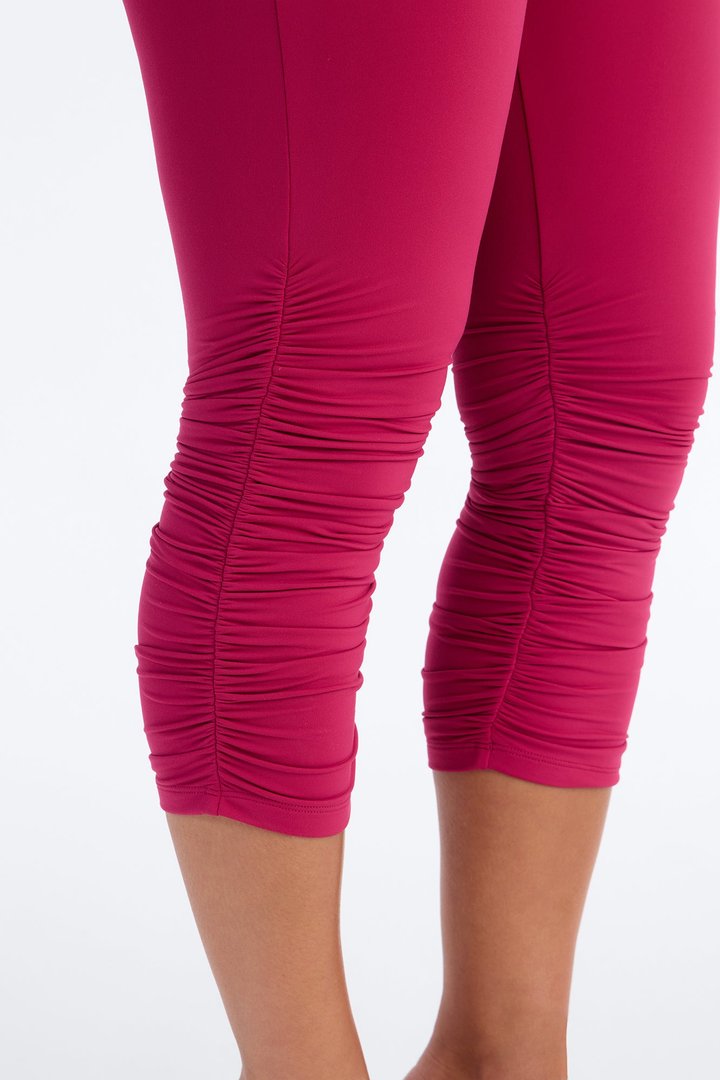 Second Skin Double Lined Ruched Low Rise Capri Legging - Raspberry