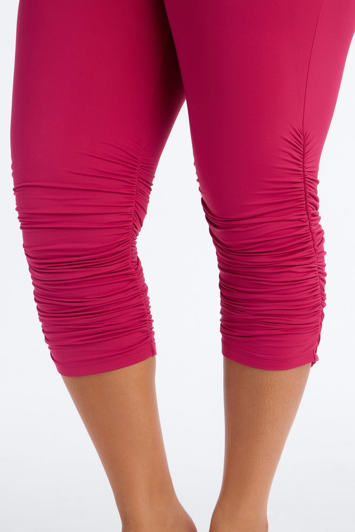 Second Skin Double Lined Ruched Low Rise Capri Legging - Raspberry