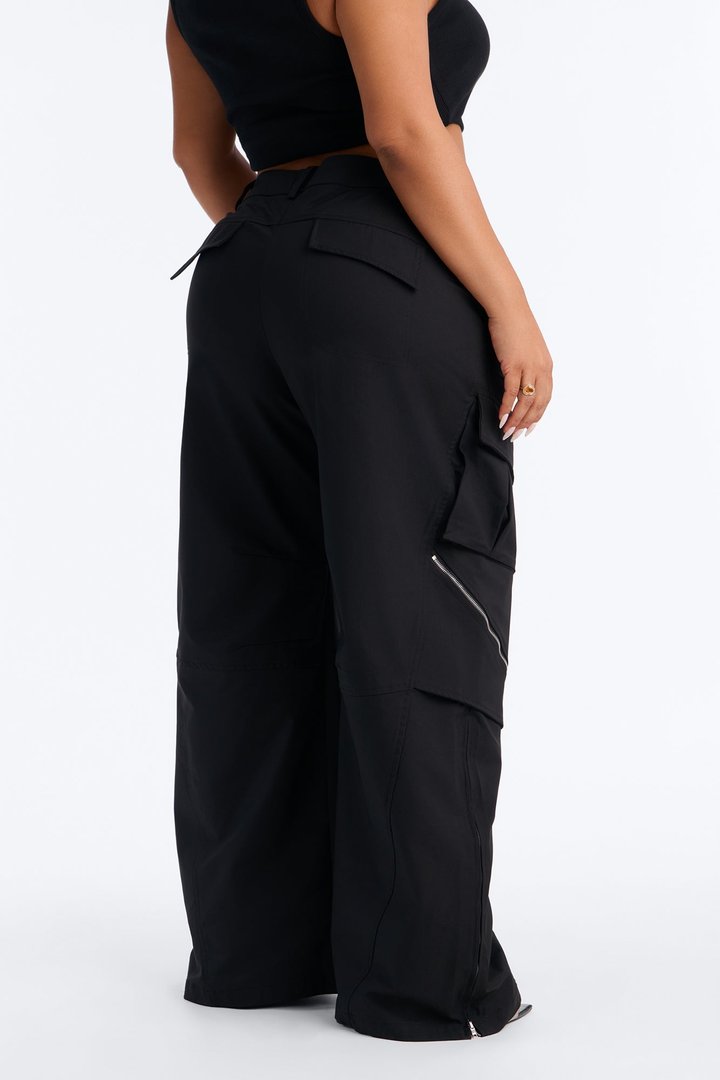 Don't Call Me Windbreaker Wide Leg Cargo Pant 33 - Black
