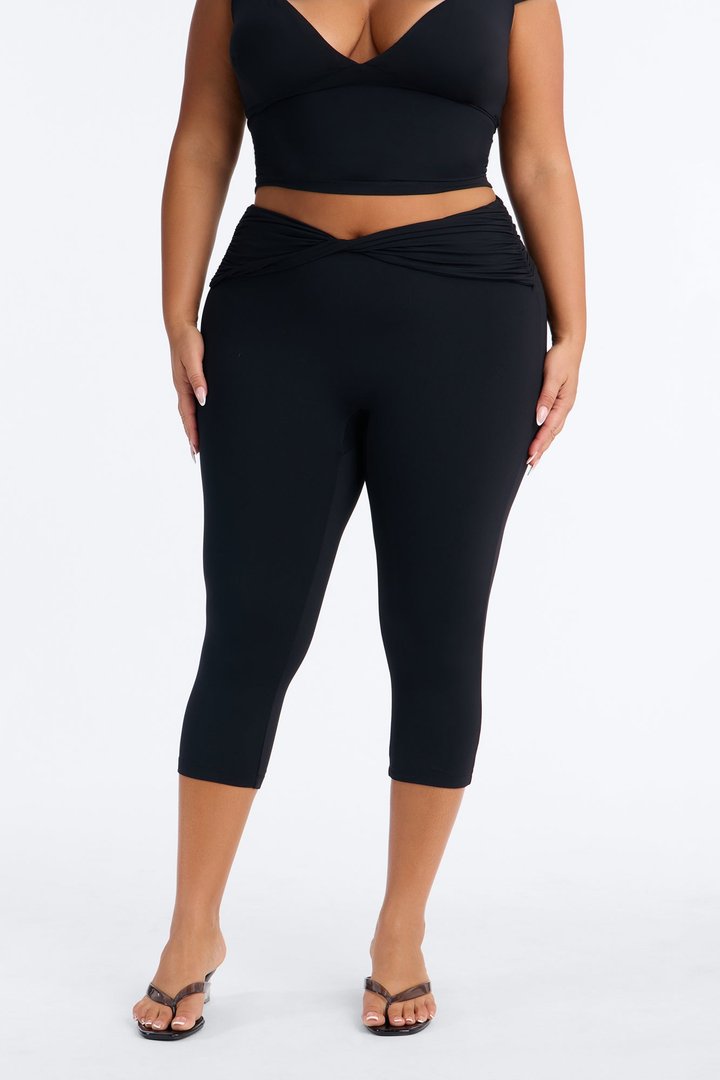 Second Skin Double Lined Twist Capri Leggings - Black