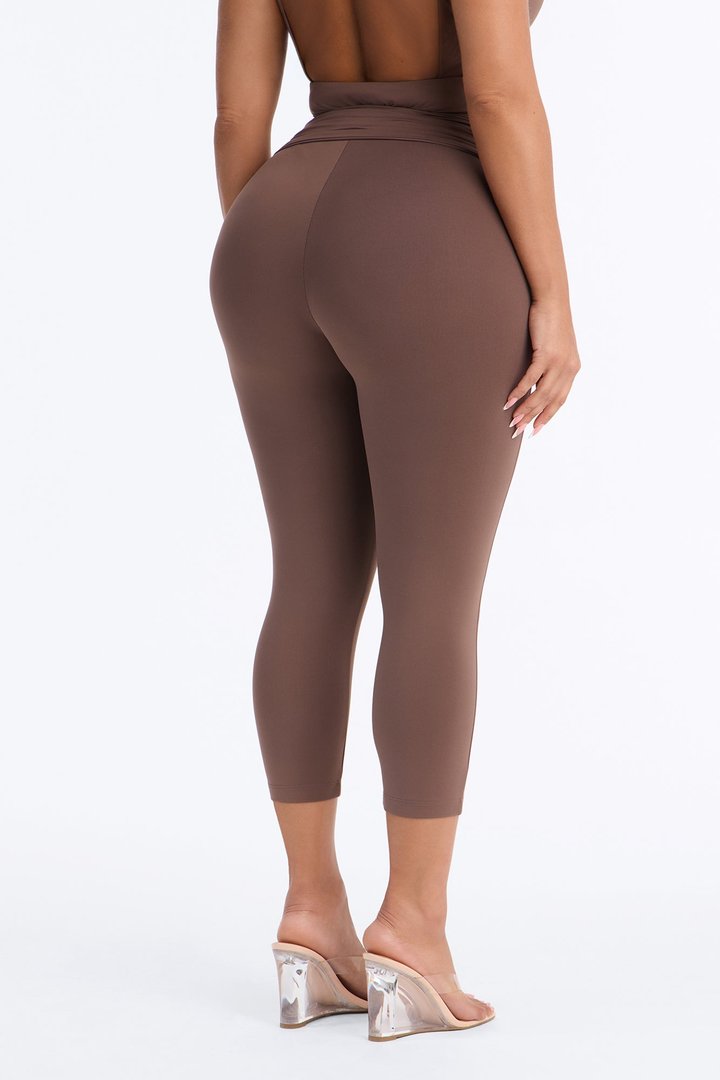 Second Skin Double Lined Twist Capri Leggings - Brown