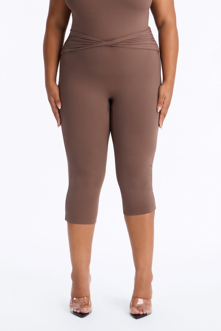 Second Skin Double Lined Twist Capri Leggings - Brown