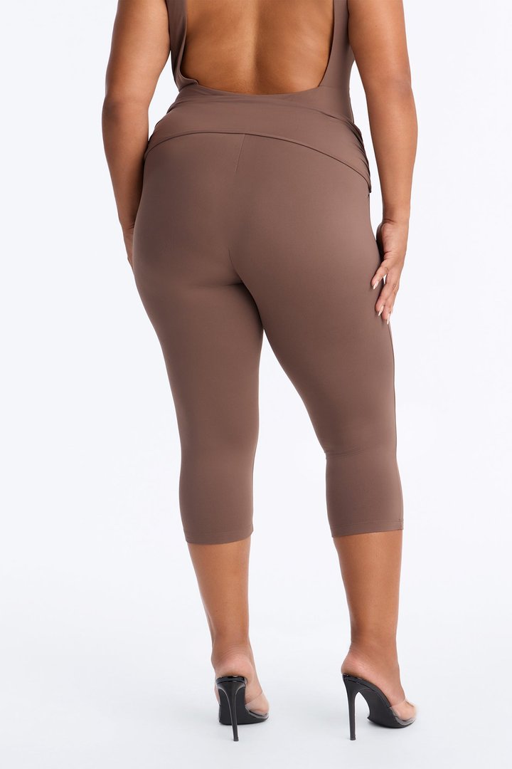 Second Skin Double Lined Twist Capri Leggings - Brown