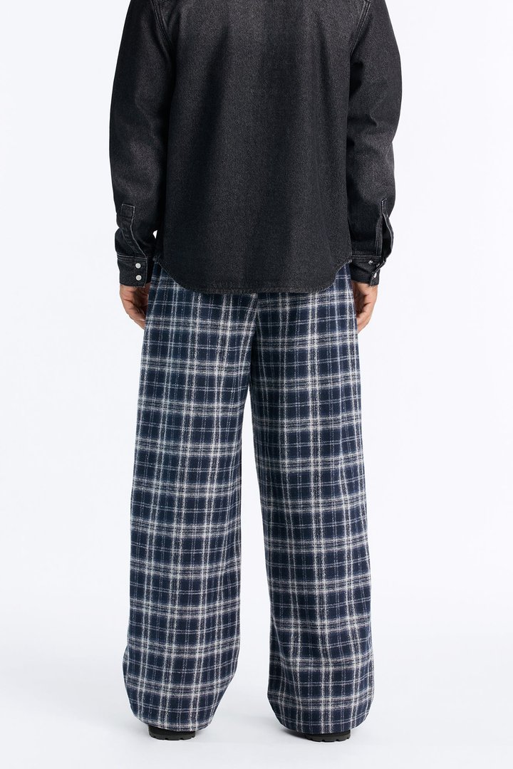Lazy Plaid Baggy Pant - Navy/combo