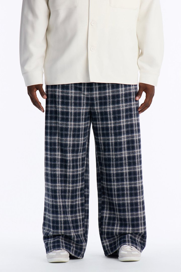 Lazy Plaid Baggy Pant - Navy/combo