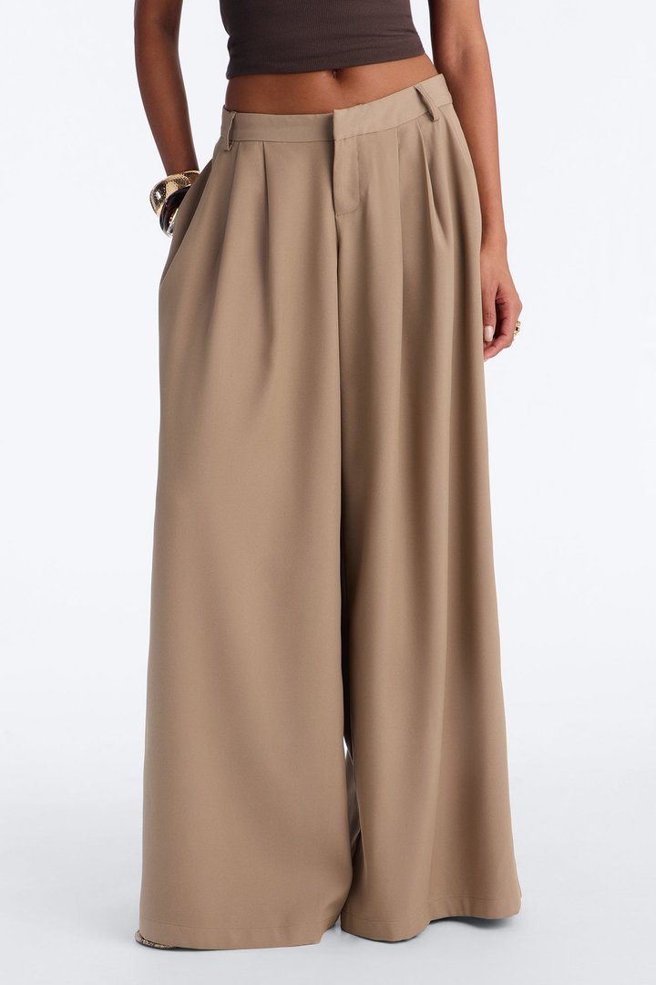Leora Low Rise Super Wide Baggy Trouser - Taupe
