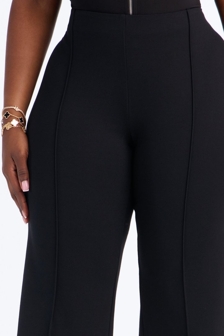 Flore Mid Rise Skinny Gaucho Pant - Black