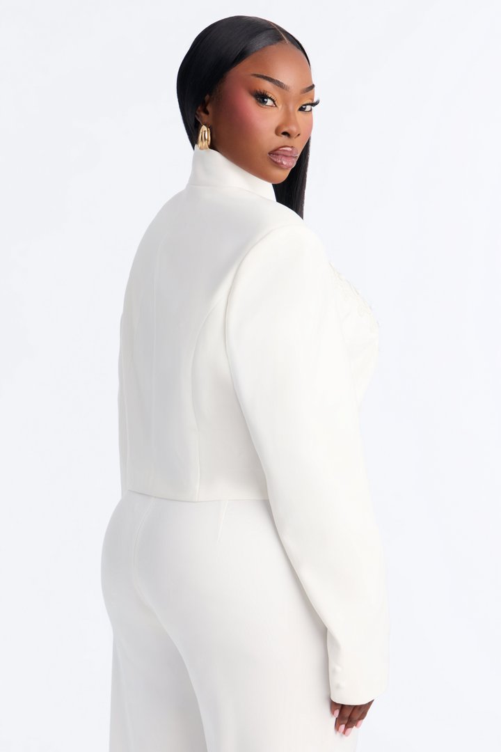 Commander in Chic Cropped Fitted Blazer - White