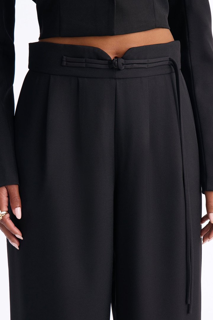 Sadie High Rise Frog Closure Pleated Trouser - Black