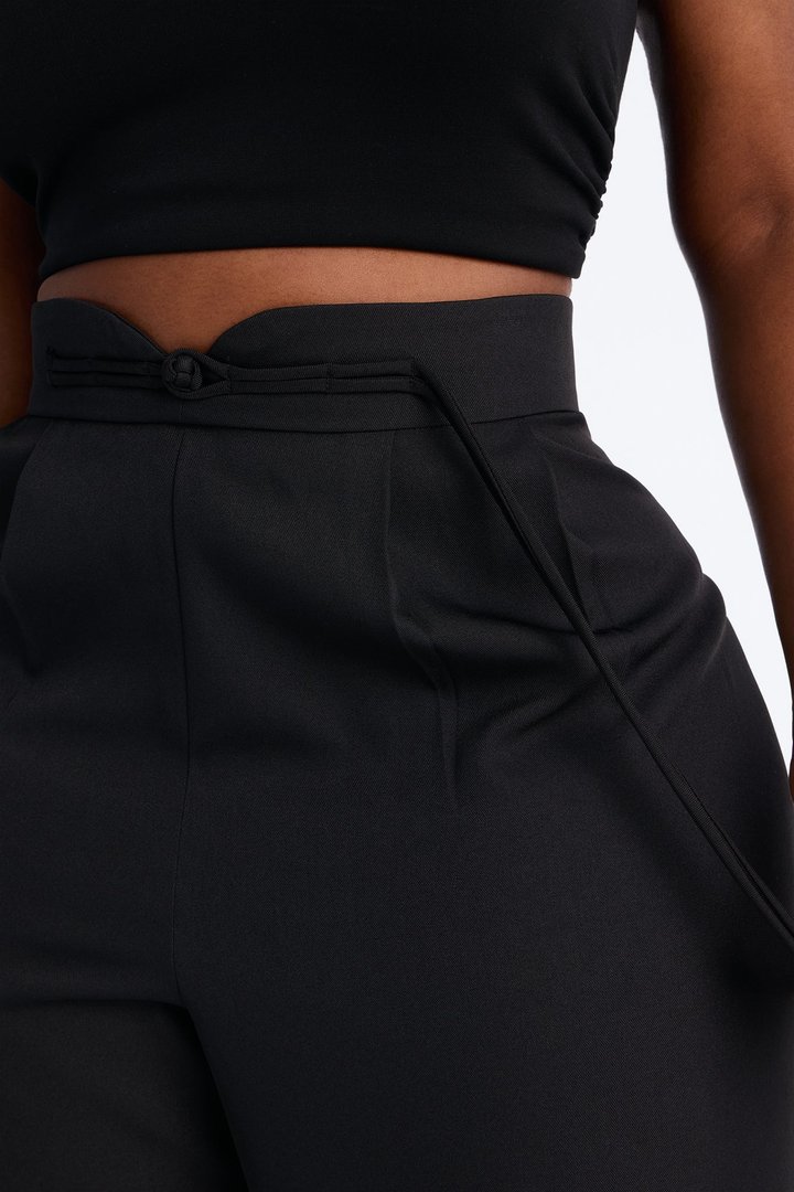 Sadie High Rise Frog Closure Pleated Trouser - Black