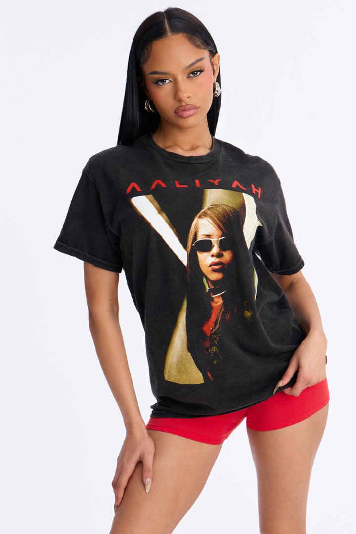 Aaliyah On Tour T-Shirt - Black