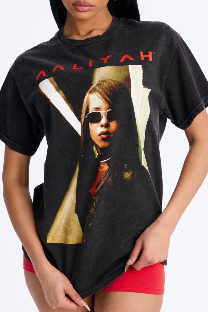 Aaliyah On Tour T-Shirt - Black