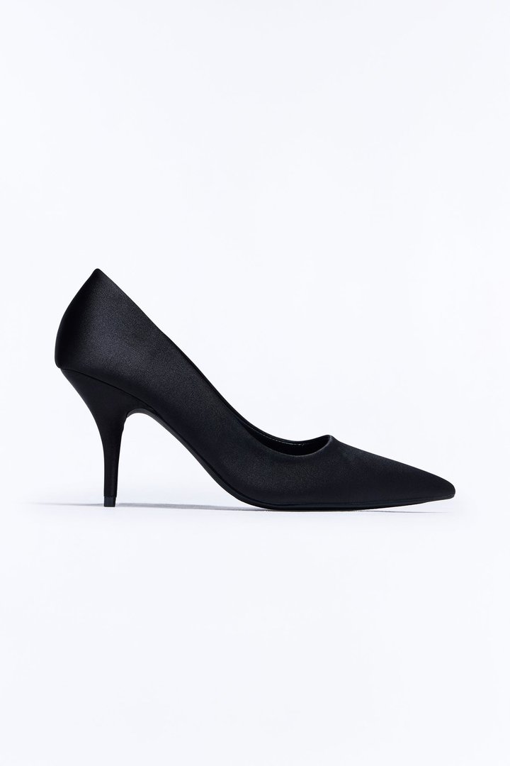 Nissa Satin Pumps - Black