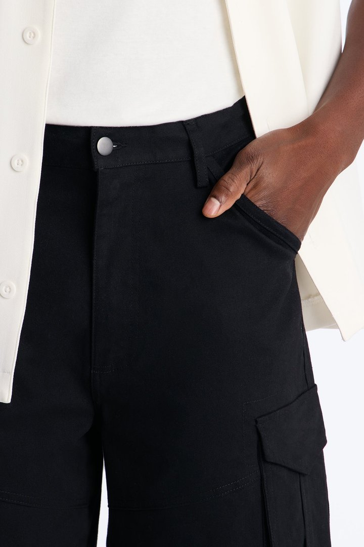 Summer Games Relaxed Short - Black