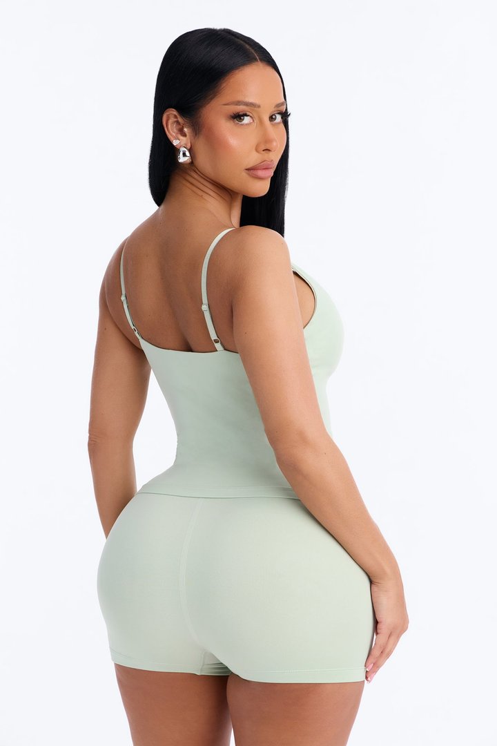 Seamless Smooth Double Lined Scoop Neck Cami Top - Mint