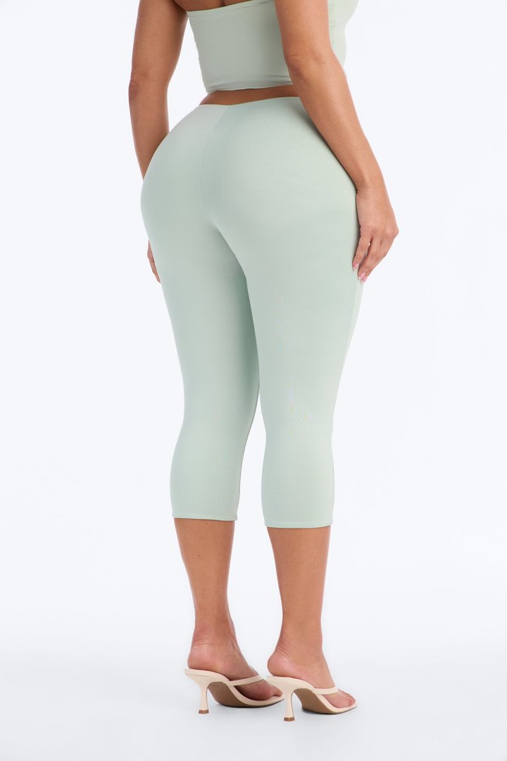 Contour Double Lined Capri Pant - Mint