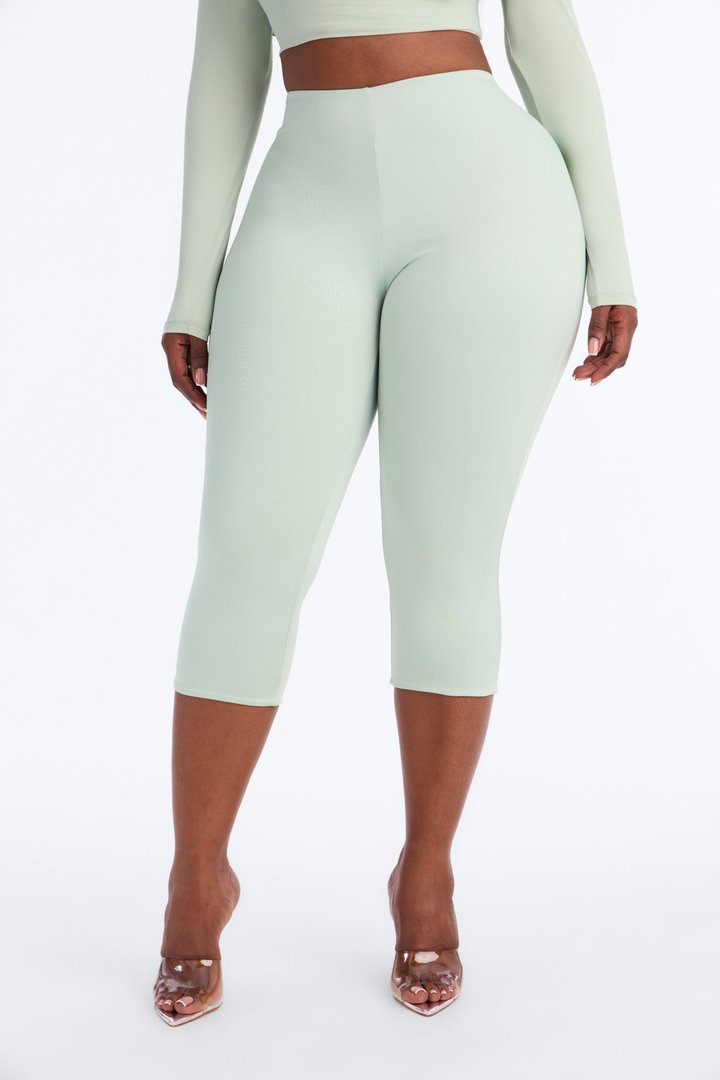 Contour Double Lined Capri Pant - Mint