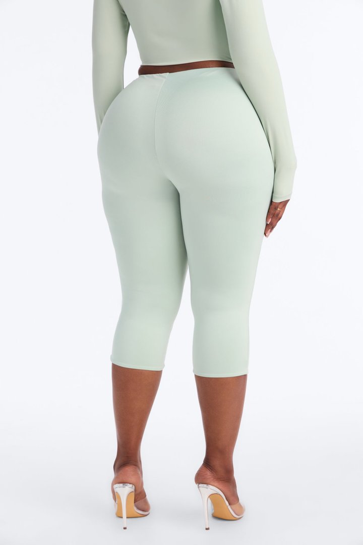 Contour Double Lined Capri Pant - Mint