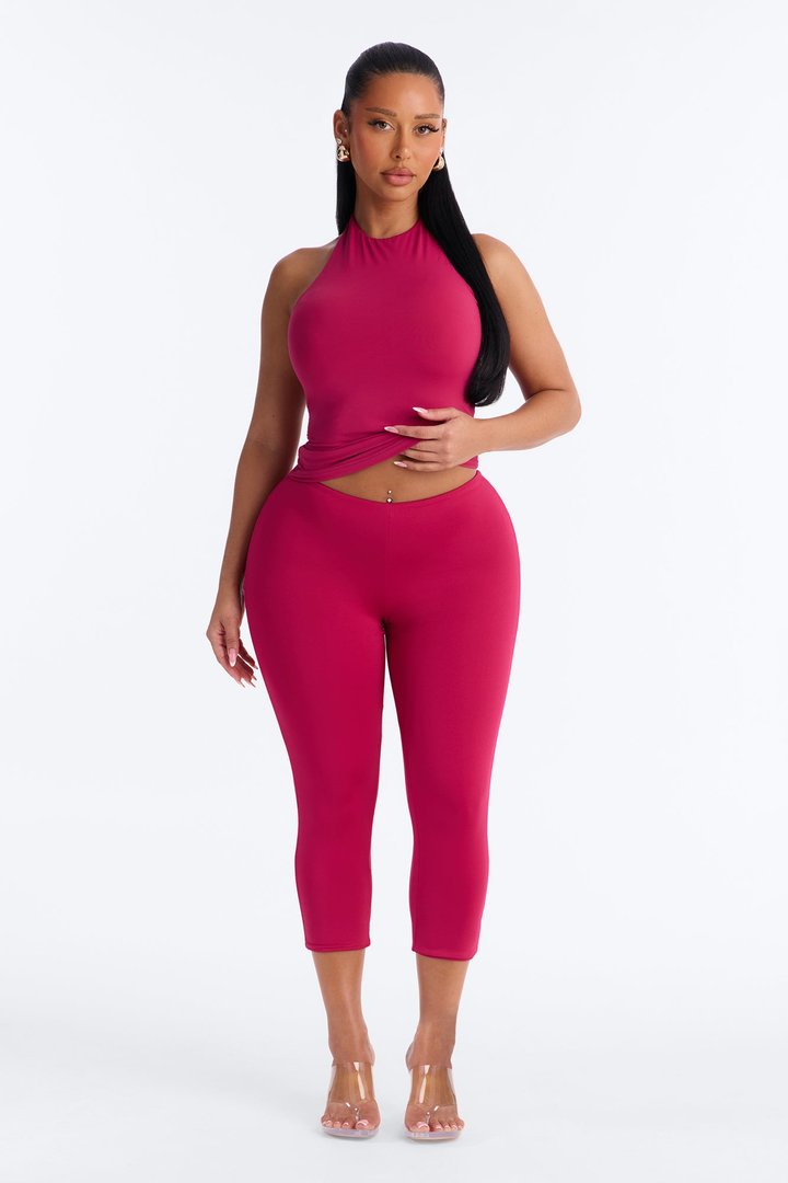 Contour Double Lined Capri Pant - Raspberry