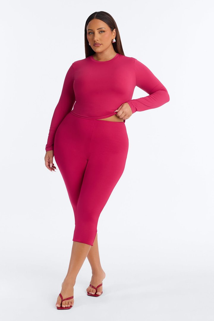 Contour Double Lined Capri Pant - Raspberry