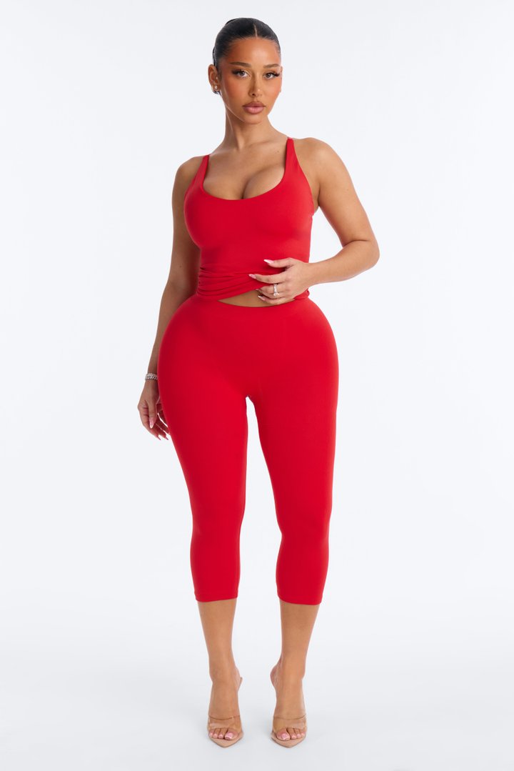 Seamless Smooth Double Lined Capri Pant - DarkRed
