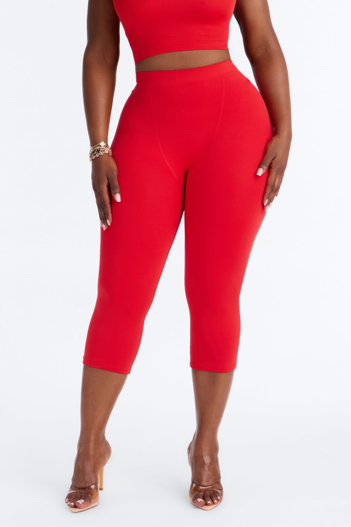Seamless Smooth Double Lined Capri Pant - DarkRed