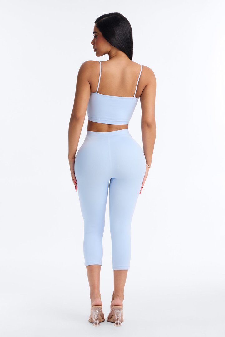 Seamless Smooth Double Lined Capri Pant - SkyBlue