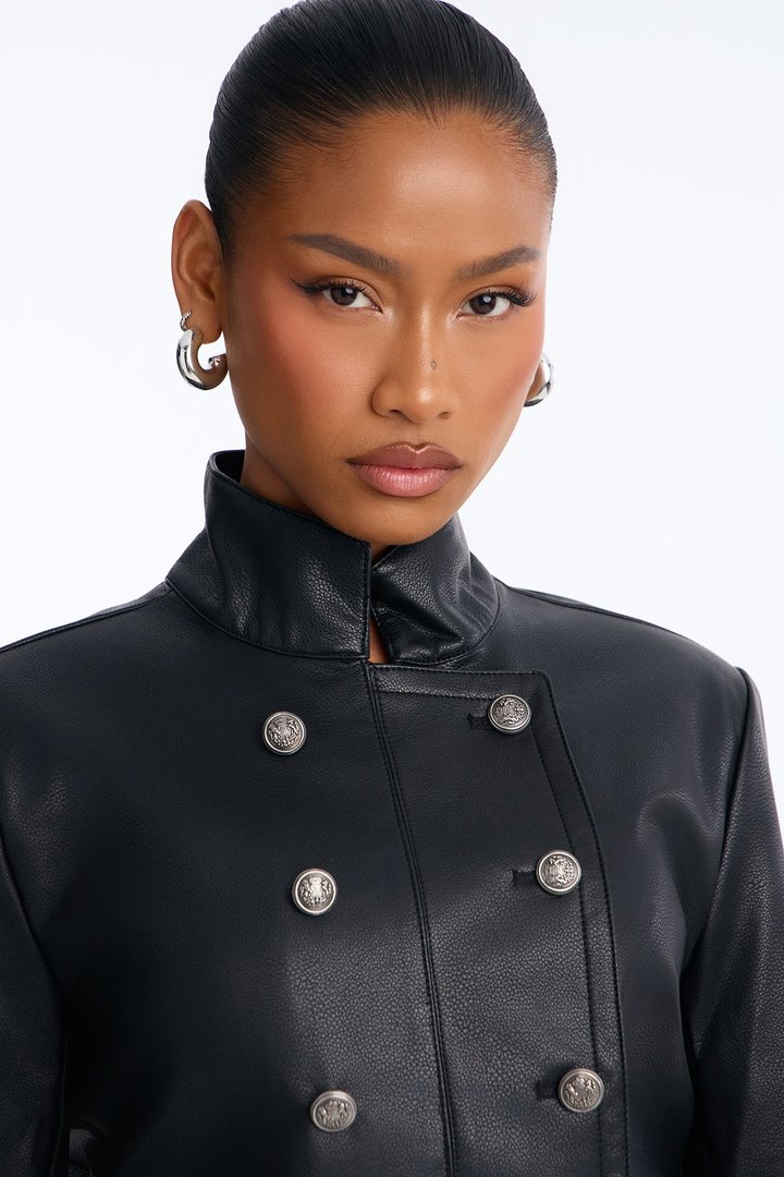 Commanding Presence Cropped Jacket - Black