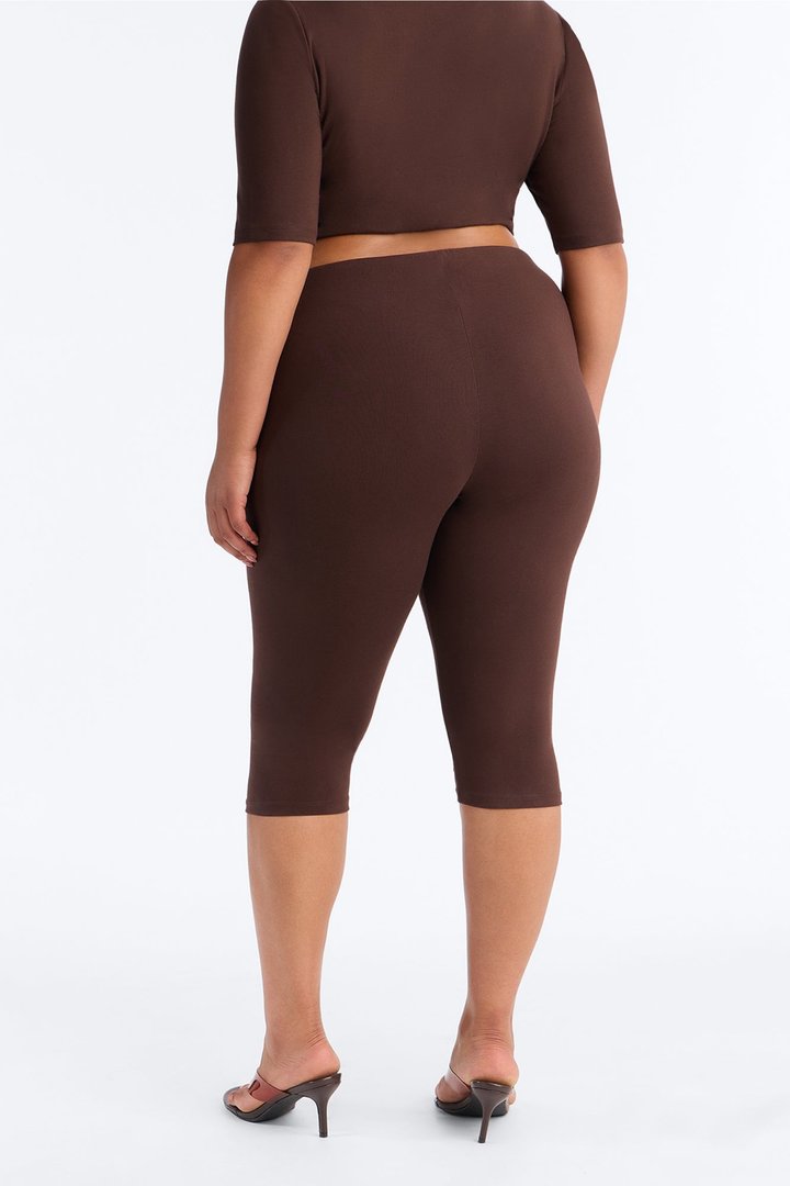 Quinn Low Rise Capri Legging - Chocolate