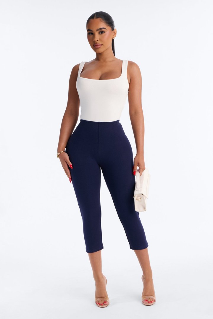 Quinn Low Rise Capri Legging - Navy