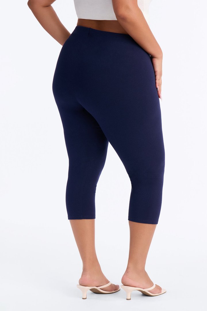 Quinn Low Rise Capri Legging - Navy