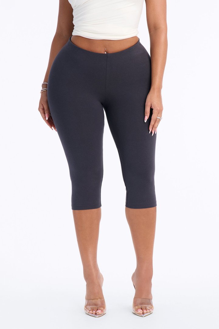 Quinn Low Rise Pedal Pusher Capri Legging - Charcoal