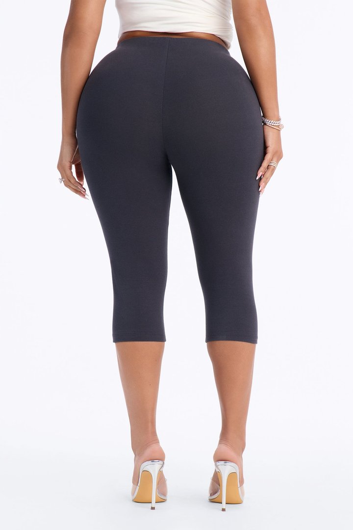 Quinn Low Rise Pedal Pusher Capri Legging - Charcoal