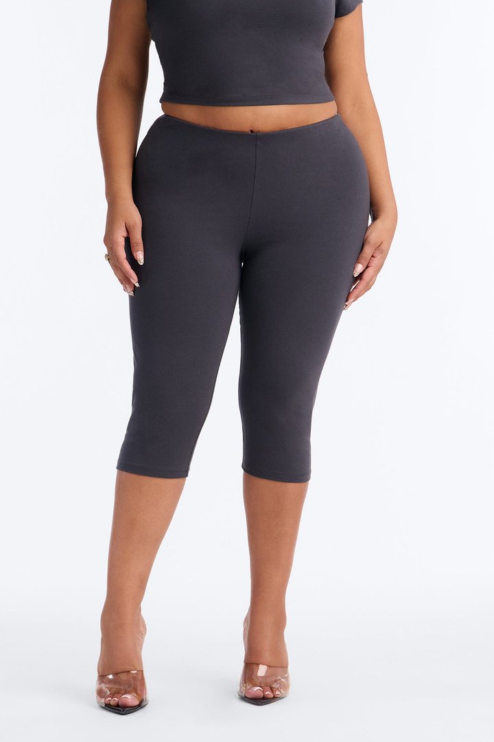 Quinn Low Rise Pedal Pusher Capri Legging - Charcoal