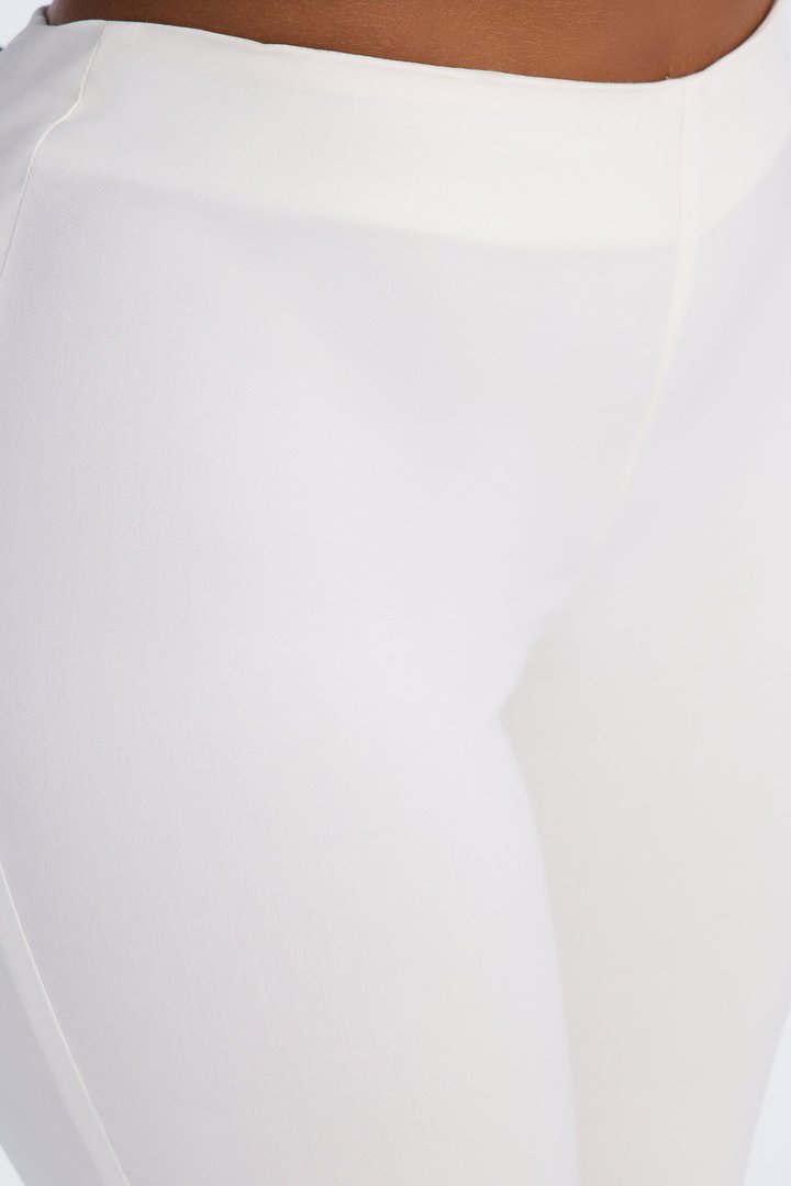 Lenora Capri Mid Rise Pant - White