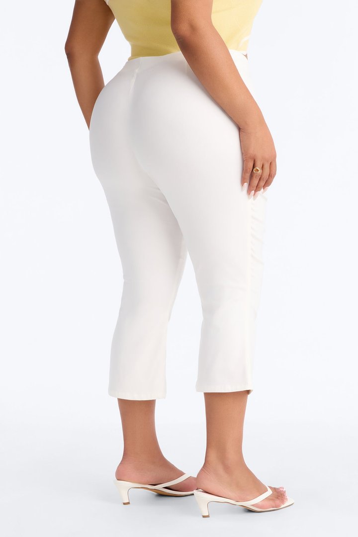 Lenora Capri Mid Rise Pant - White