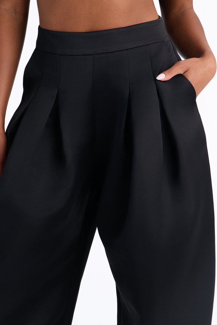 Ottilie High Rise Pleated Barrel Leg Pant - Black