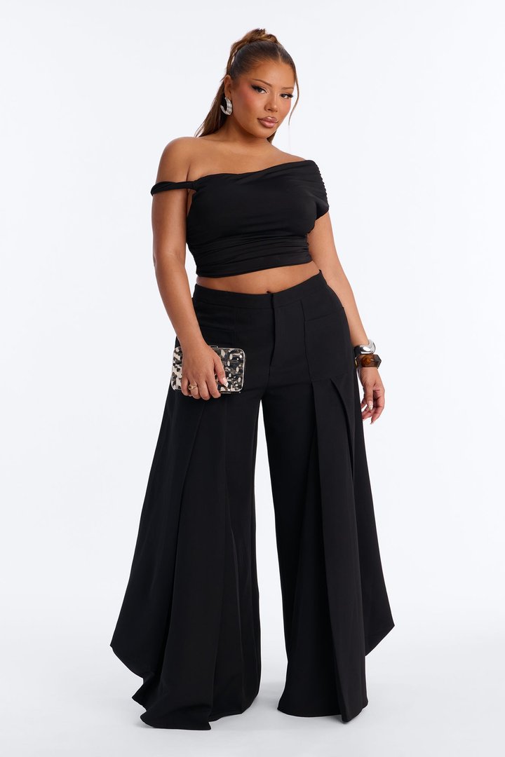 Stand Out Super Wide Pleated Trouser - Black