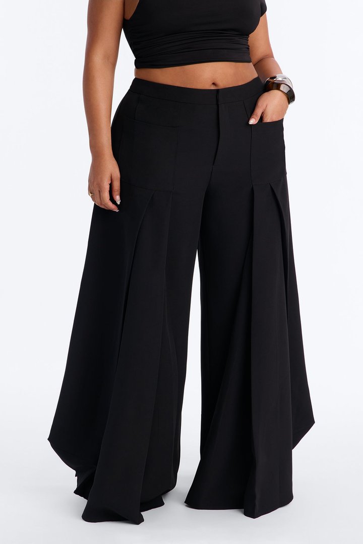 Stand Out Super Wide Pleated Trouser - Black