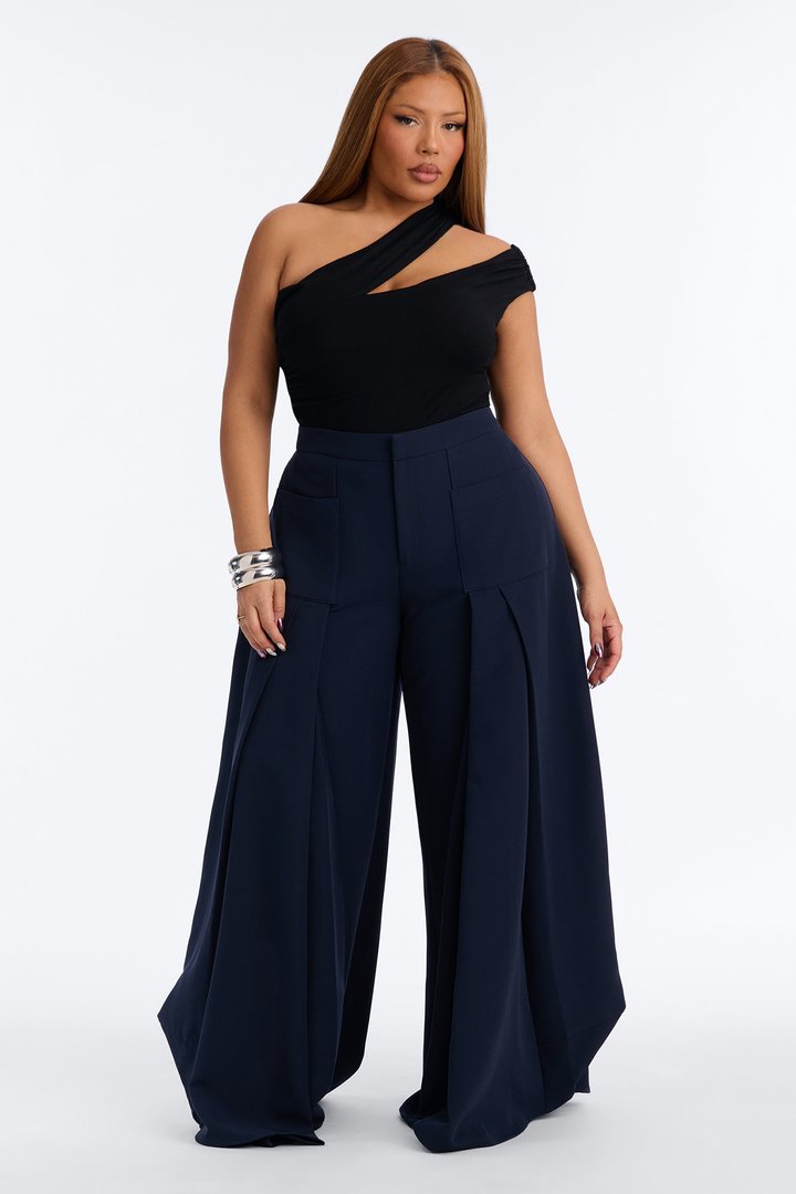 Stand Out Super Wide Pleated Trouser - Navy