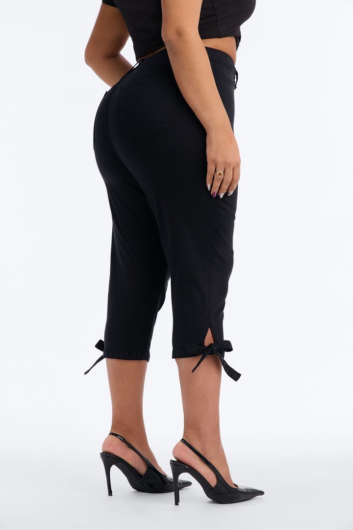 Classic Color High Waist Bow Tie Capri Jeans - Black