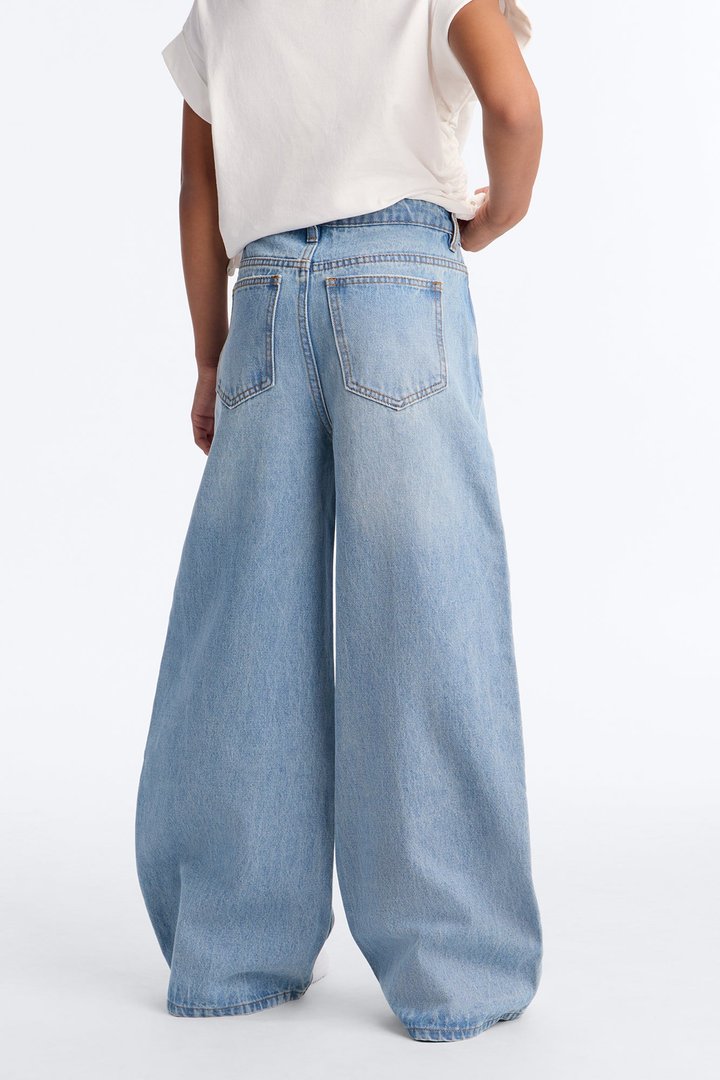 Mini Pretty Girl Privilege Baggy Graphic Jeans - Light Wash