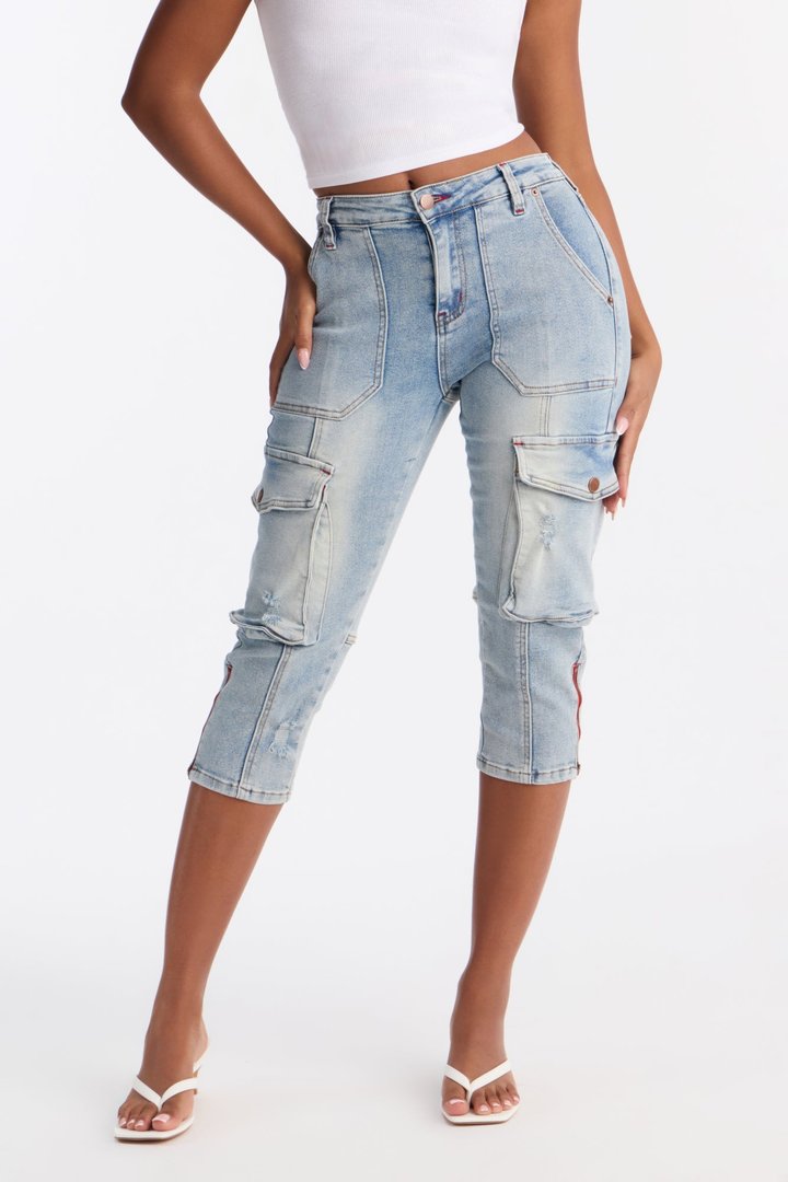 Presilla Stretch Cargo Skinny Capri Jeans - Light Wash