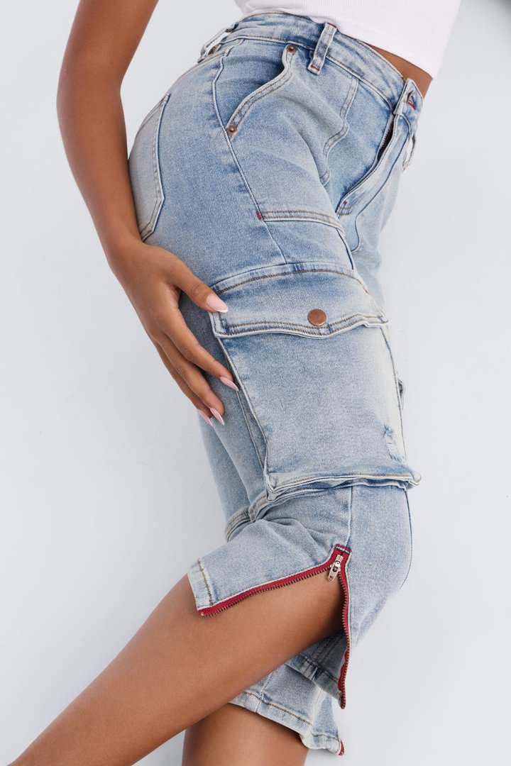 Presilla Stretch Cargo Skinny Capri Jeans - Light Wash
