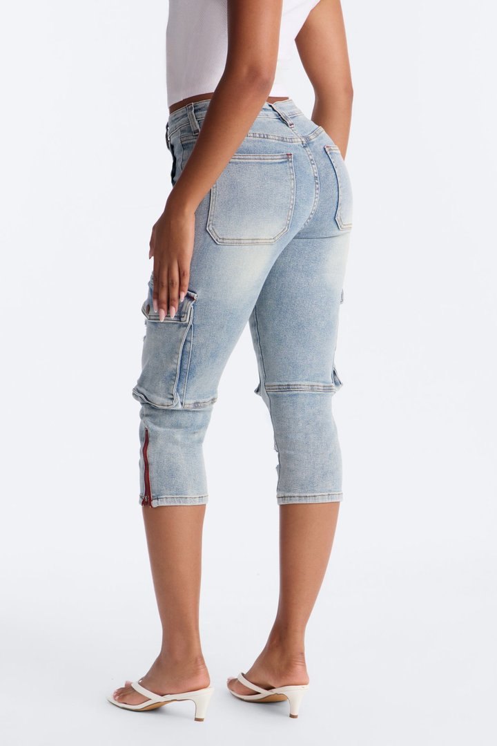 Presilla Stretch Cargo Skinny Capri Jeans - Light Wash