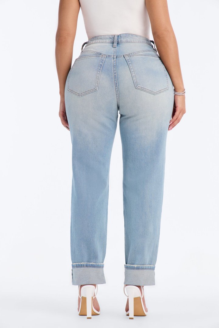 Kimmie Curvy High Rise Mom Jeans - Light Wash