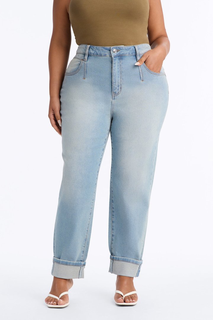 Kimmie Curvy High Rise Mom Jeans - Light Wash
