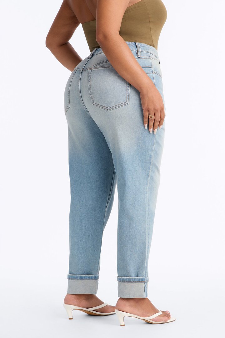 Kimmie Curvy High Rise Mom Jeans - Light Wash