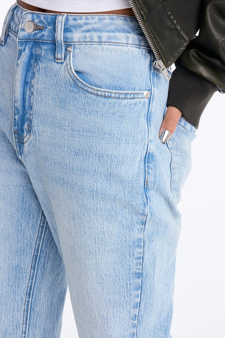 Kennedy Classic High Rise Low Stretch Straight Leg Jeans - Light Wash